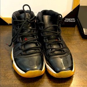 Air Jordan 11 retro youth size 5